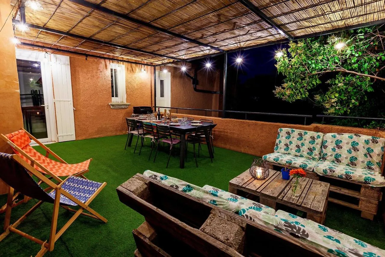 Appartement Moderne Proche Centre - Terrasse & Parking Prive Gratuit Avinyon 0*,  Fransa