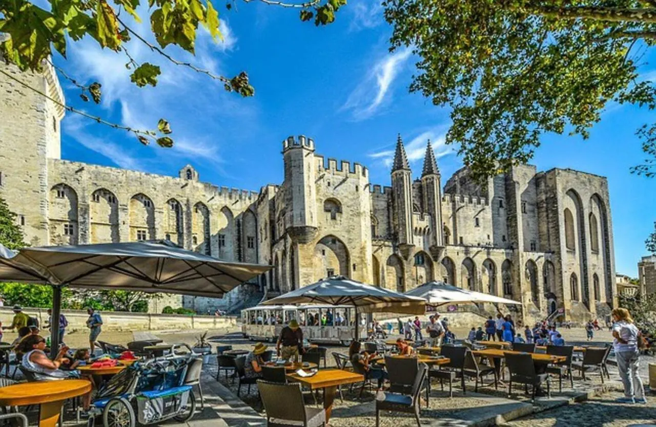 Appartement Moderne Proche Centre - Terrasse & Parking Prive Gratuit Avinyon